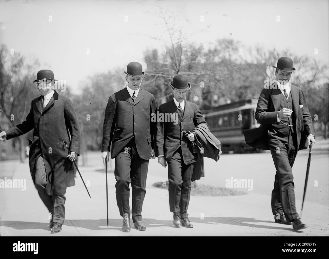 P.A.S. Franklin, Titanic, 1912. [Zum Zeitpunkt der Titanic-Katastrophe am 15. April 1912 war Philip Albright Small Franklin (2. links) für das Büro der White Star Line und die Terminus-Angelegenheiten am IMM-Hauptsitz in New York City verantwortlich. Von 1916 bis 1936 war er Präsident und Vorsitzender der International Mercantile Marine Company (IMM). Stockfoto