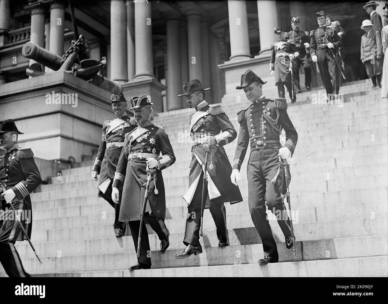 Besuch der deutschen Geschwader bei deutschen US-Offizieren in der Navy Dept., Juni 5. Capt. J.L. Jaune; ADM. Paschwitz; Unident.; Capt. Mann, 1912. Stockfoto