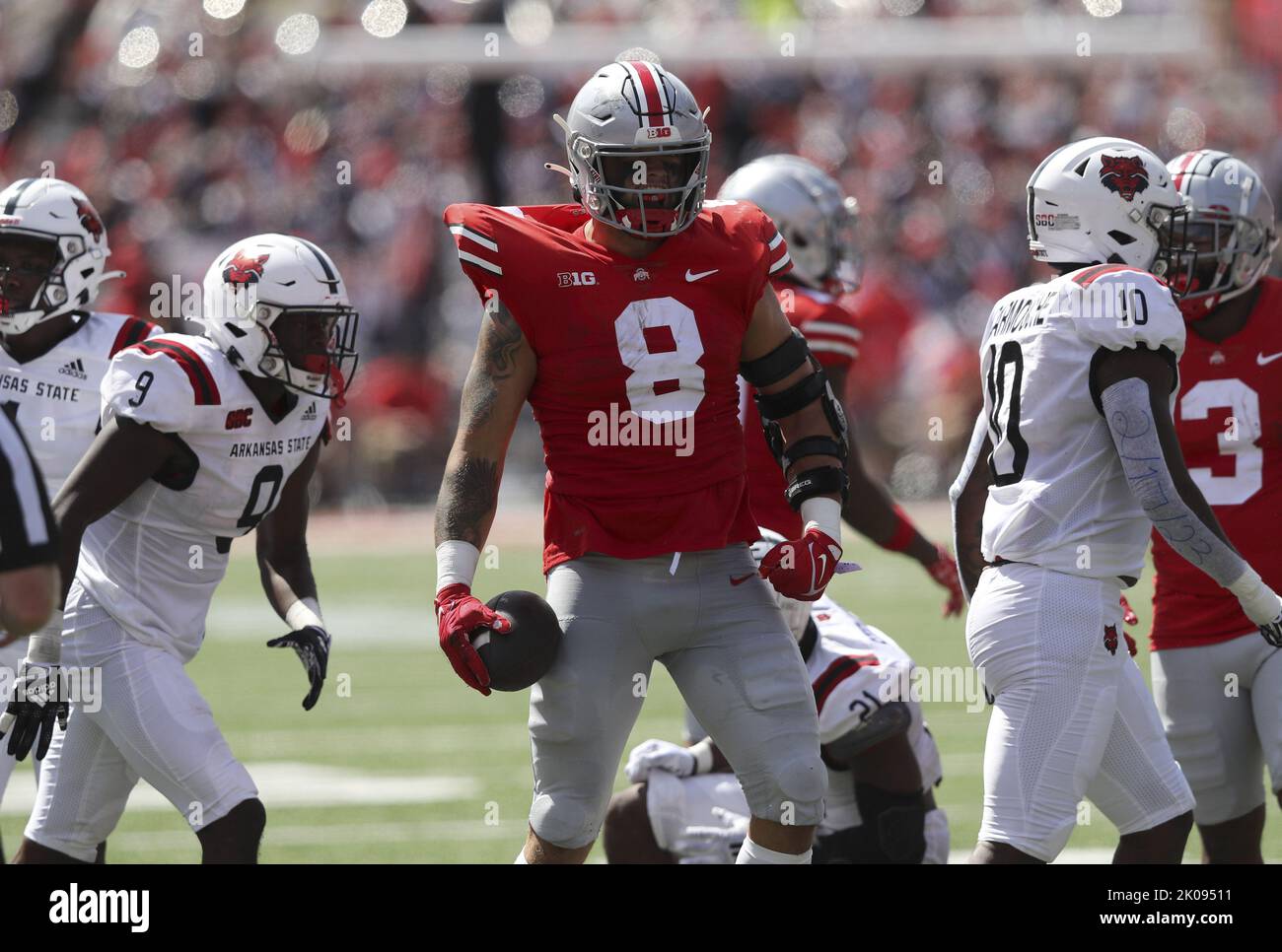 Columbus, Usa. 10. September 2022. Ohio State Buckeyes Javonte Jean-Baptiste (8) reagiert nach einem Pass gegen die Arkansas State Red Wolves in der ersten Hälfte in Columbus, Ohio am Samstag, 10. September 2022. Foto von Aaron Josefczyk/UPI Credit: UPI/Alamy Live News Stockfoto