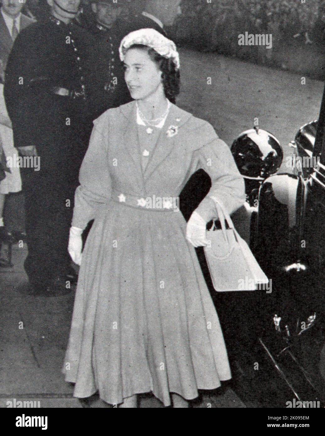 Ihre Königliche Hoheit Prinzessin Margaret kommt zur Hochzeit des Earl of Harewood. Prinzessin Margaret, Gräfin von Snowdon, CI, GCVO, CD (Margaret Rose; 21. August 1930 - 9. Februar 2002) war die jüngere Tochter von König Georg VI. Und Königin Elizabeth und die einzige Schwester von Königin Elizabeth II. Stockfoto