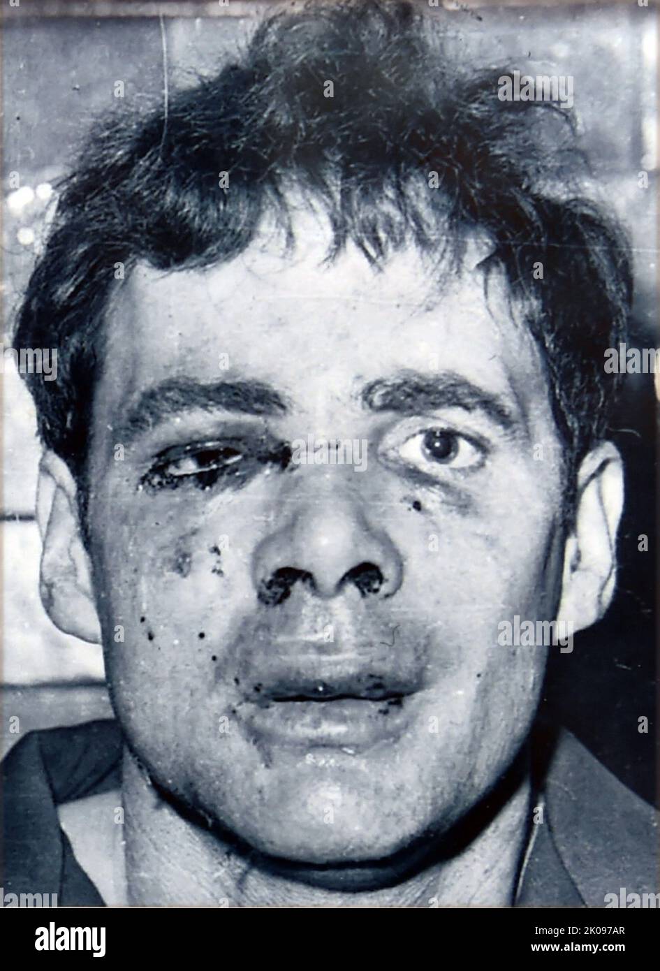 Donald Neilson (geb. Donald Nappey; 1. August 1936 - 18. Dezember 2011), alias der 'Black Panther', war ein britischer bewaffneter Räuber, Entführer und mehrfacher Mörder. Zwischen 1971 und 1974 ermordete er drei Männer bei Überfällen von Subpostämtern und ermordete im Januar 1975 das Entführer-Opfer Lesley Whittle, eine Erbin aus Highley, Shropshire. Er wurde später in diesem Jahr festgenommen und im Juli 1976 zu lebenslanger Haft verurteilt, die er bis zu seinem Tod im Jahr 2011 im Gefängnis verbüßen musste. Stockfoto