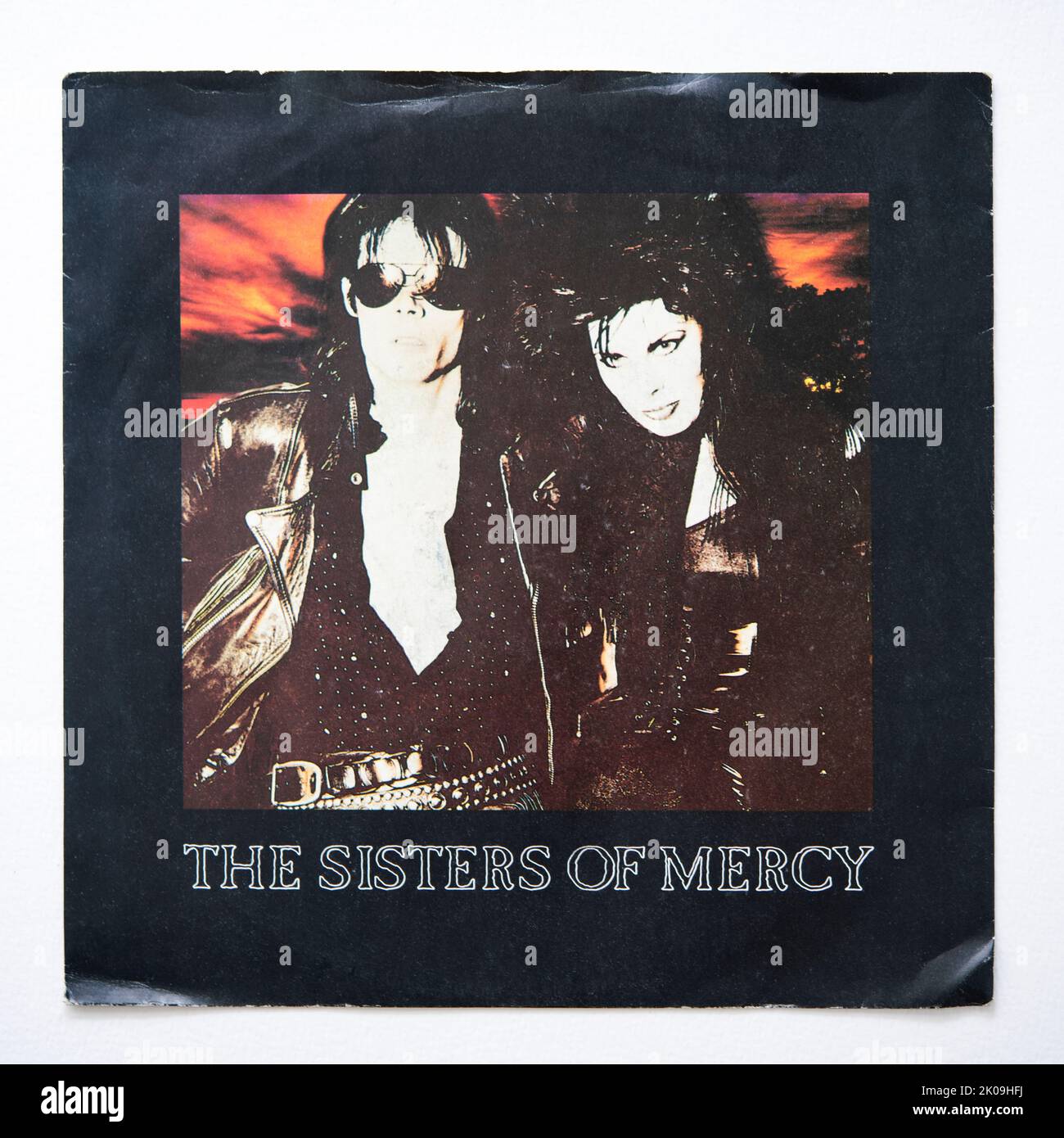 Bildercover der sieben Zoll großen Single-Version von This Corrosion von The Sisters of Mercy, die 1987 veröffentlicht wurde. Stockfoto