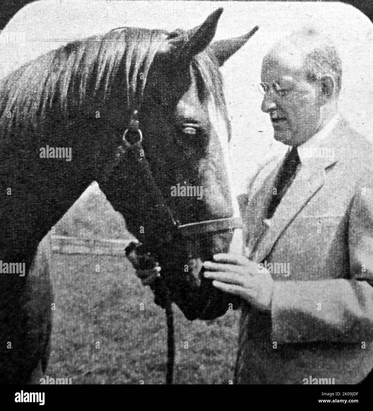 Henry Morgenthau, Jr. (11. Mai 1891 - 6. Februar 1967) war während der meisten Regierungszeit von Franklin D. Roosevelt Finanzminister der Vereinigten Staaten. Er spielte eine wichtige Rolle bei der Konzeption und Finanzierung des New Deal. Nach 1937, während er noch für das Finanzministerium verantwortlich war, spielte er die zentrale Rolle bei der Finanzierung der Teilnahme der Vereinigten Staaten am Zweiten Weltkrieg Stockfoto