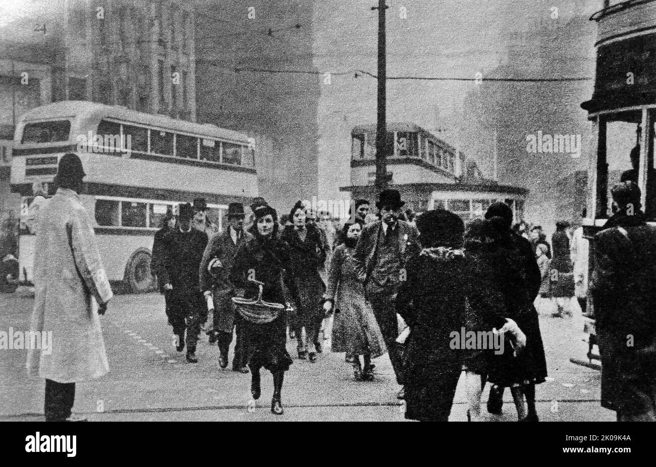 Steel Town Scene, Sheffield, England. Sheffield begann Programm, um Abendschüler Korrespondenz Klassen während des Zweiten Weltkriegs bieten Stockfoto