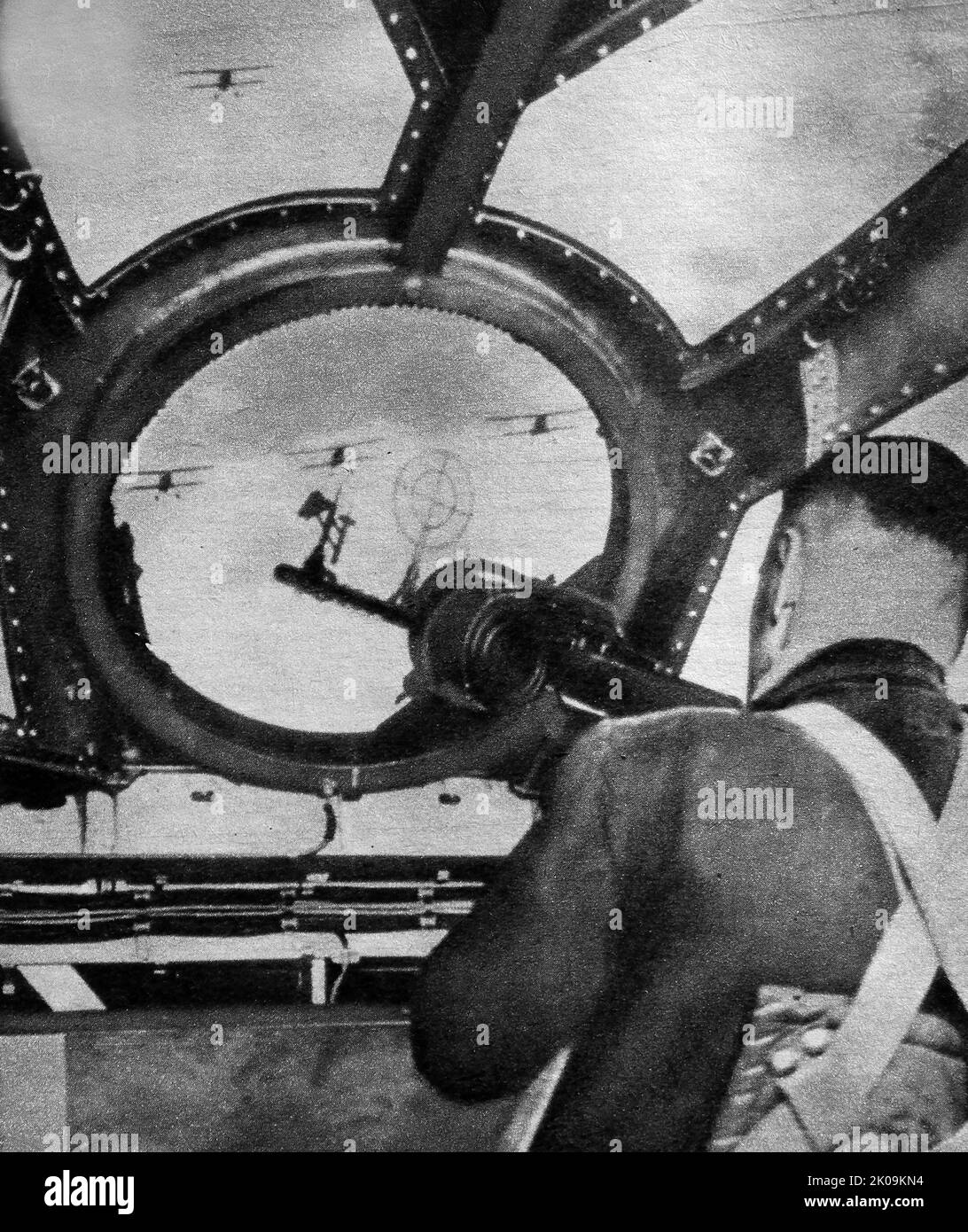 Luftabwehrschütze auf einem britischen Schlachtschiff während des Zweiten Weltkriegs Stockfoto