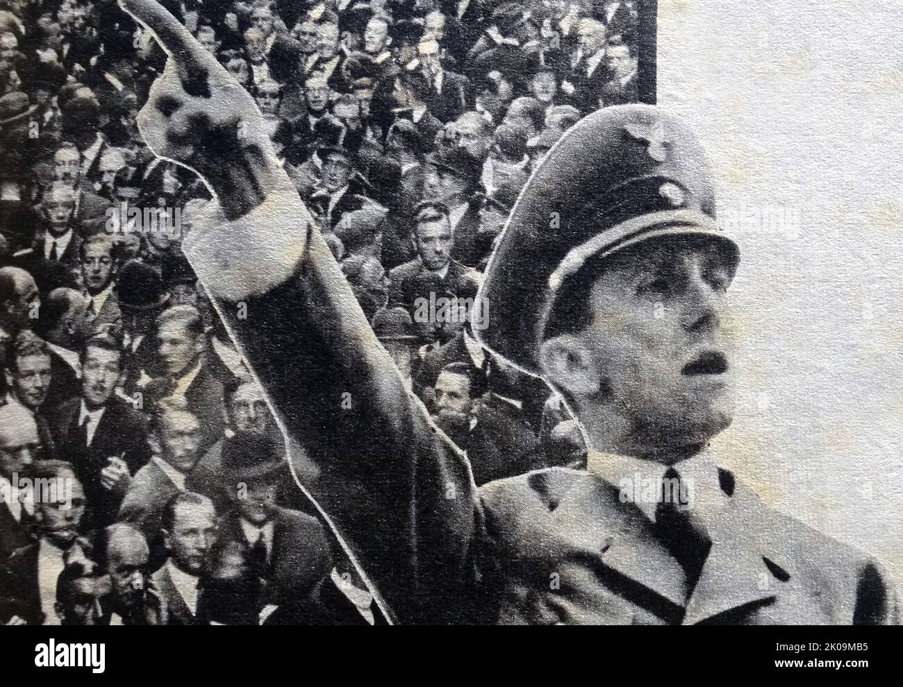 Paul Joseph Goebbels (1897. - 1. Mai 1945) deutscher Nazi-Politiker, der Gauleiter von Berlin, Hauptpropagandisten der Nazi-Partei und dann Reichspropagandaminister von 1933 bis 1945 war. Er war einer der engsten und engagiertesten Gefolgsleute Adolf Hitlers, bekannt für seine Fähigkeiten im öffentlichen Reden und seinen zutiefst virulenten Antisemitismus, was sich in seinen öffentlich geäußerten Ansichten zeigte. Er sprach sich für eine zunehmend härtere Diskriminierung aus, einschließlich der Vernichtung der Juden im Holocaust. Stockfoto