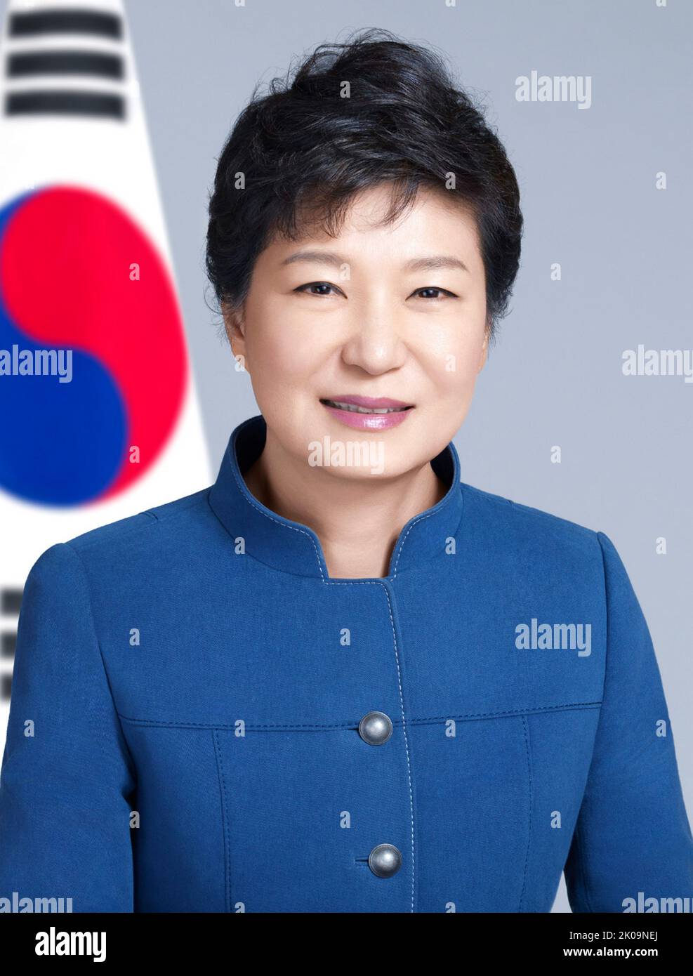 Park Geun-hye (geboren am 2. Februar 1952) ist eine ehemalige südkoreanische Politikerin, die von 2013 bis 2017 als Präsidentin Südkoreas im Jahr 11. fungierte, als sie wegen Korruptionsvorwürfen angeklagt und ein Jahr später verurteilt wurde. Stockfoto
