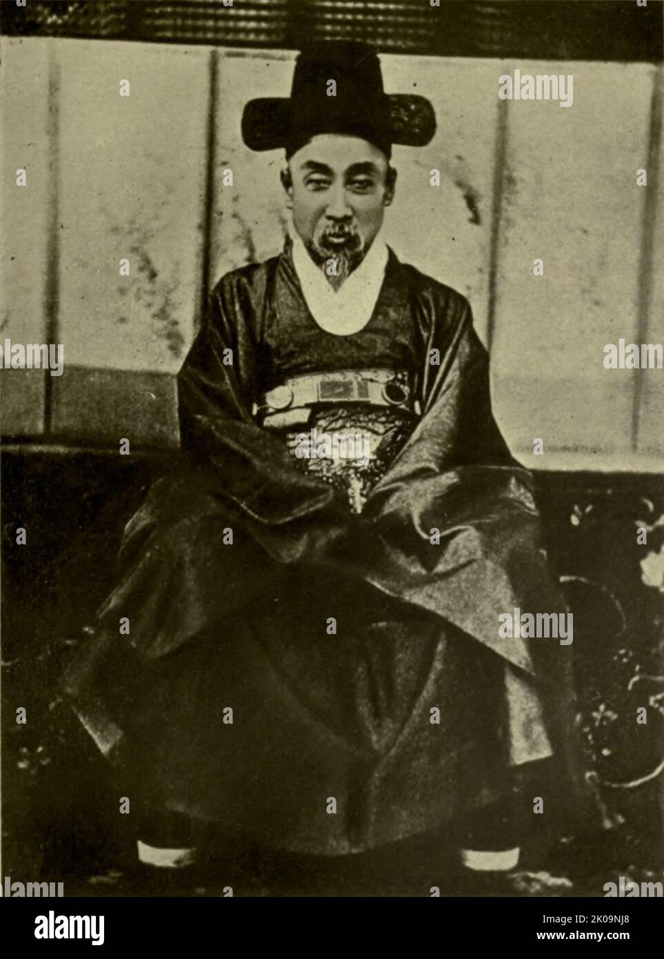 Der Daewongun, fotografiert von Homer B. Hulbert (1863-1949) im Jahr 1898. Heungseon Daewongun (1820 - 1898), auch bekannt als Prinz Gung, war der Titel von Yi Ha-eung, dem Regenten von Joseon während der Minderheit von Kaiser Gojong in den 1860s und bis zu seinem Tod eine wichtige politische Figur des verstorbenen Joseon Korea. Stockfoto