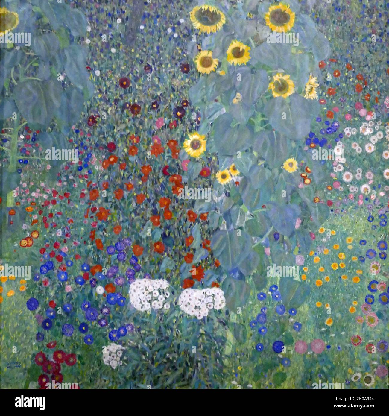 Hüttengarten mit Sonnenblumen, 1907. Von Gustav Klimt. Gustav Klimt (14. Juli 1862 - 6. Februar 1918) war ein österreichischer Symbolmaler und einer der prominentesten Vertreter der Wiener Secession. Klimt ist bekannt für seine Gemälde, Wandgemälde, Skizzen und andere Kunstgegenstände Stockfoto