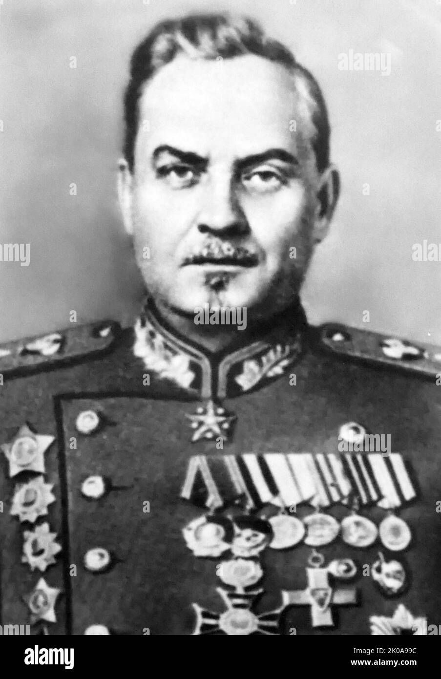 Nikolai Alexandrowitsch Bulganin (1895 - 1975), sowjetischer Politiker, der unter Nikita Chruschtschow als Verteidigungsminister (1953-1955) und Premierminister der Sowjetunion (1955-1958) diente, nach dem Dienst in der Roten Armee und als Verteidigungsminister unter Joseph Stalin. Stockfoto