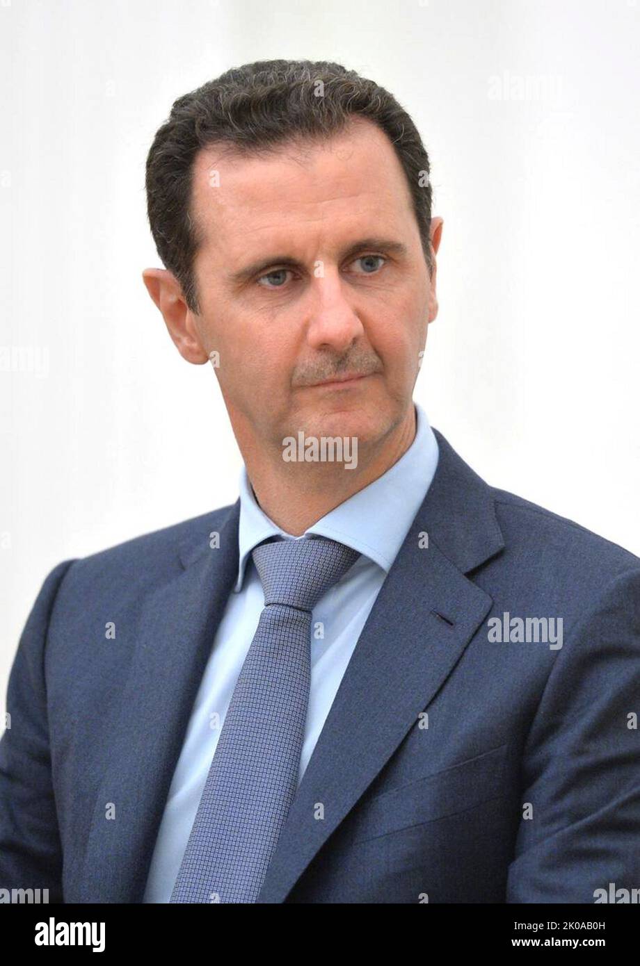 Baschar al-Assad (geboren am 11. September 1965) syrischer Politiker; seit 2000 Präsident von Syrien. Darüber hinaus ist er Oberbefehlshaber der syrischen Streitkräfte und Generalsekretär des Zentralkommandos der arabischen Sozialistischen Ba'ath-Partei. Sein Vater Hafez al-Assad war vor ihm Präsident von Syrien und diente von 1971 bis 2000 Stockfoto