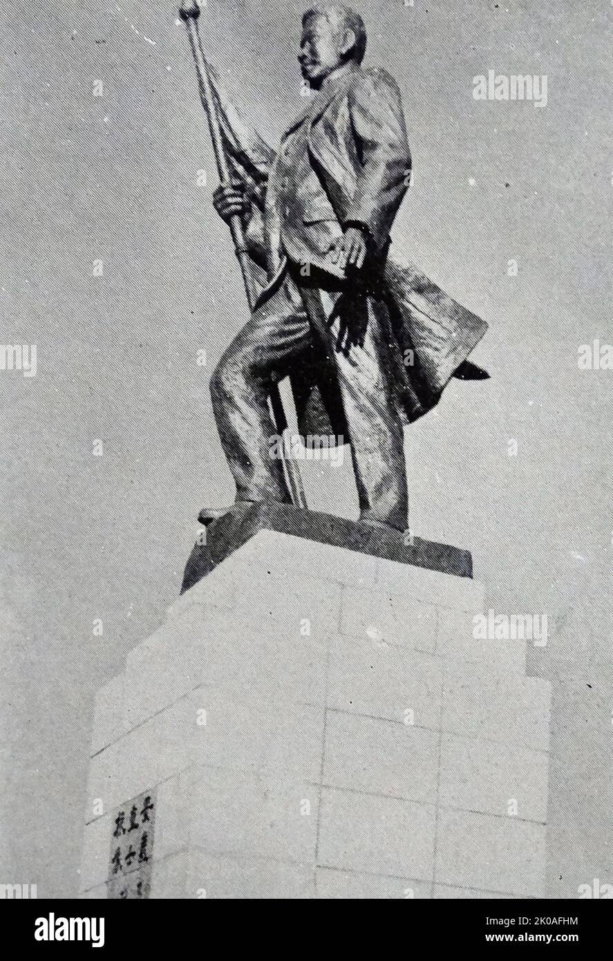 Statue eines Jung-geun (1879 - 1910), koreanisch-Unabhängigkeitsaktivisten und Nationalisten. Berühmt für seine Attentate auf Ito Hirobumi, den ersten japanischen Premierminister. Am 26. Oktober 1909 ermordete er Ito Hirobumi, den ersten Resident-General von Korea, einen vierfachen Premierminister von Japan und dann den Präsidenten des Privy Council von Japan. Statue von Kim Kyeong-Seung (1915-1992) im Jahr 1959. Stockfoto