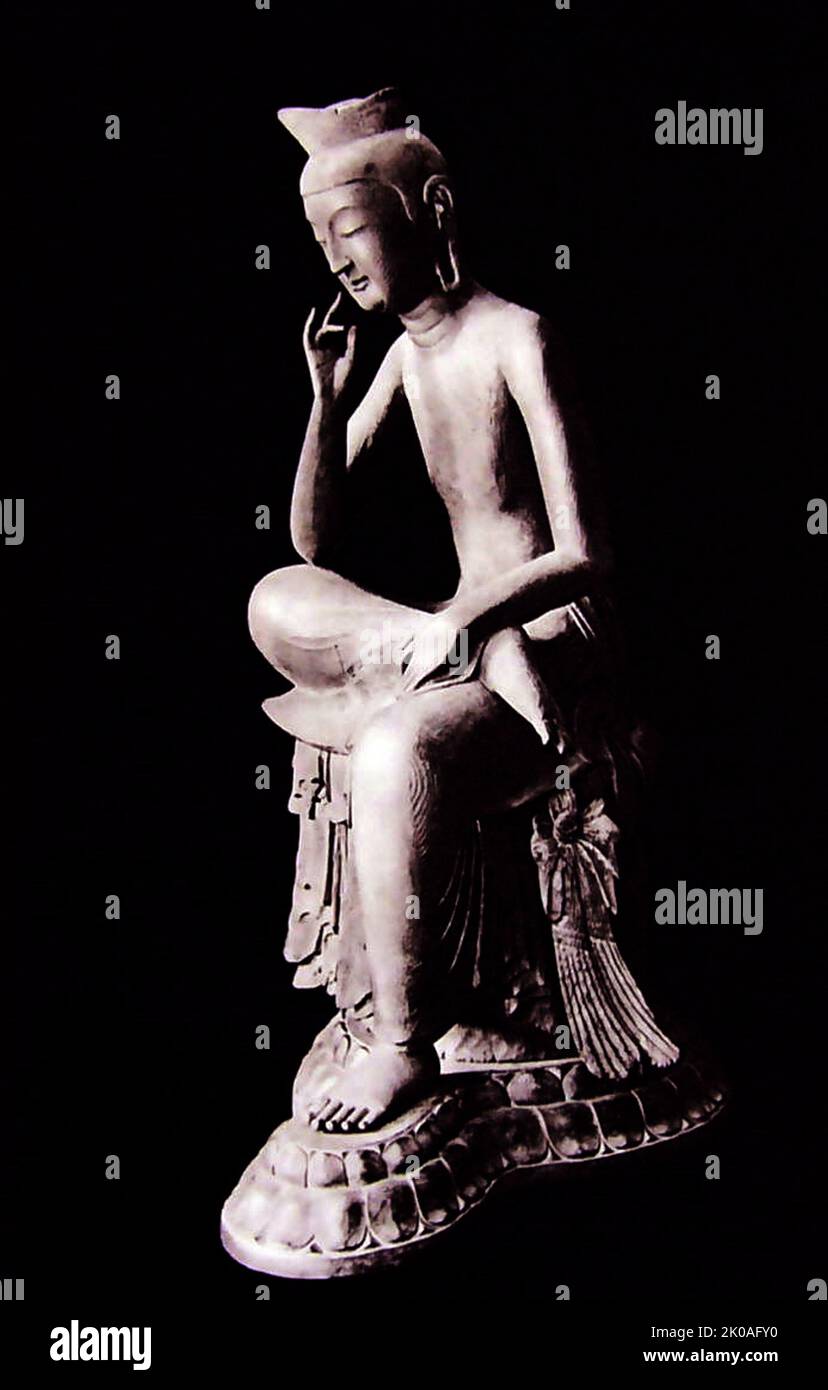 Maitreya , Holz, Figurenhöhe 123,5cm. Aus der Zeit der drei Königreiche in Korea (57 v. Chr. - 668) Stockfoto