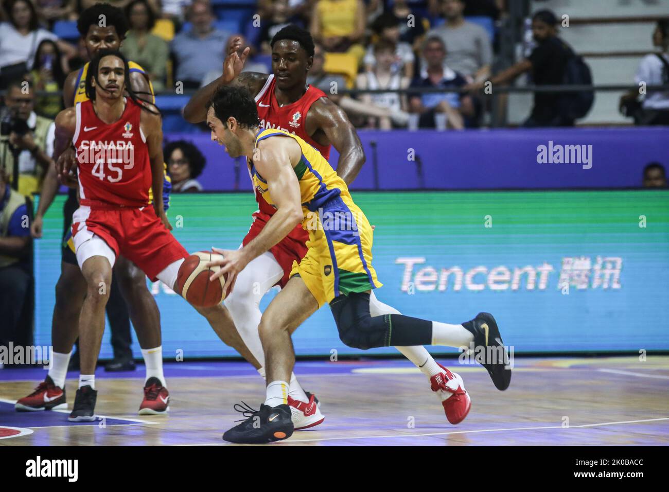 Recife, Brasilien. 10. September 2022. Spiel zwischen Brasilien und Kanada, gültig für das Halbfinale des America Cup der Männer, Americup FIBA 2022, das an diesem Samstag (10) im Geraldo Magalhães Gym, bekannt als Geraldão Gym, in Recife (PE), Brasilien, stattfand. Quelle: Tiago Caldas/FotoArena/Alamy Live News Stockfoto