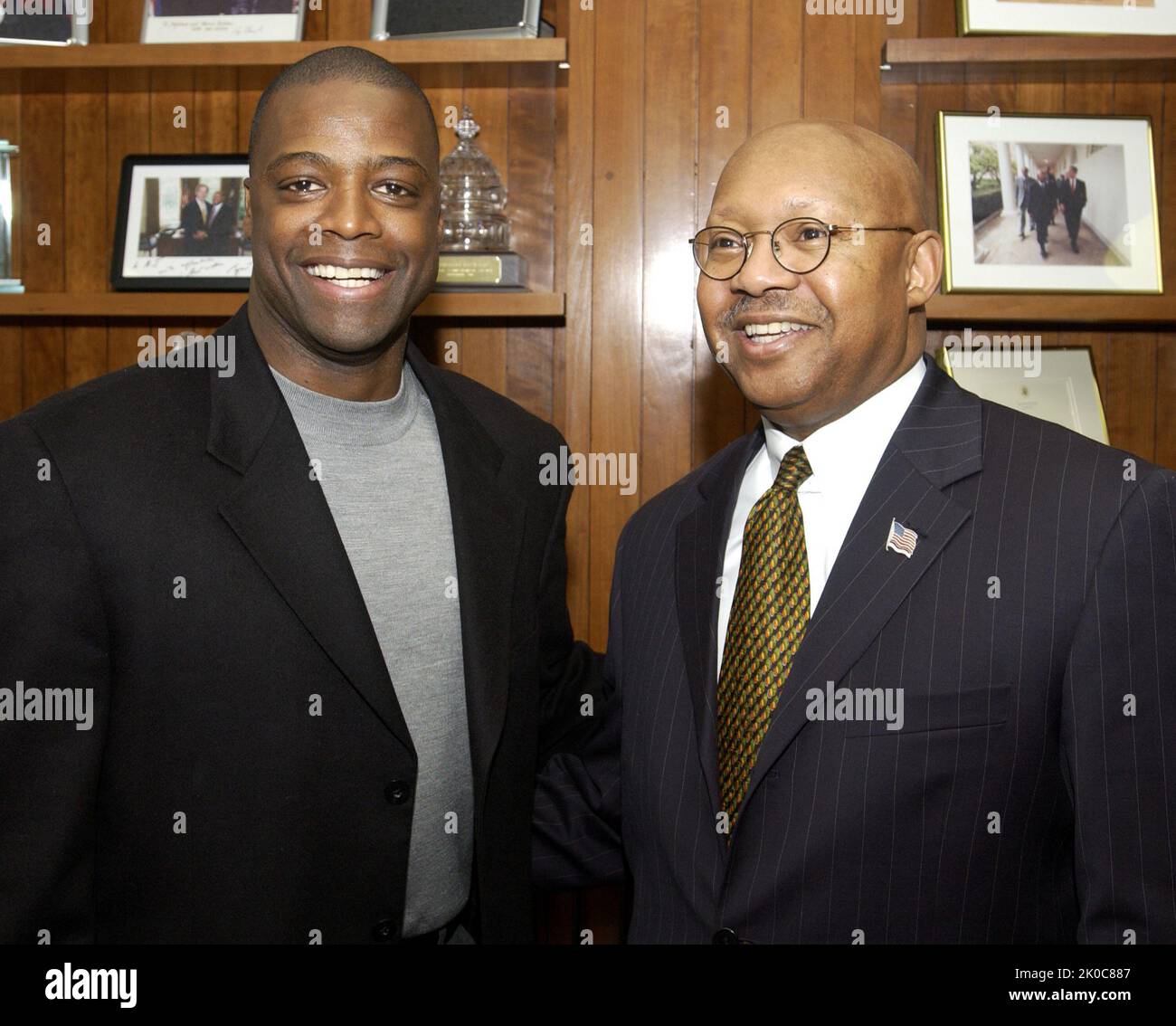 Besuch von Darrell Green in HUD. Besuch von Darrell Green beim HUD ...