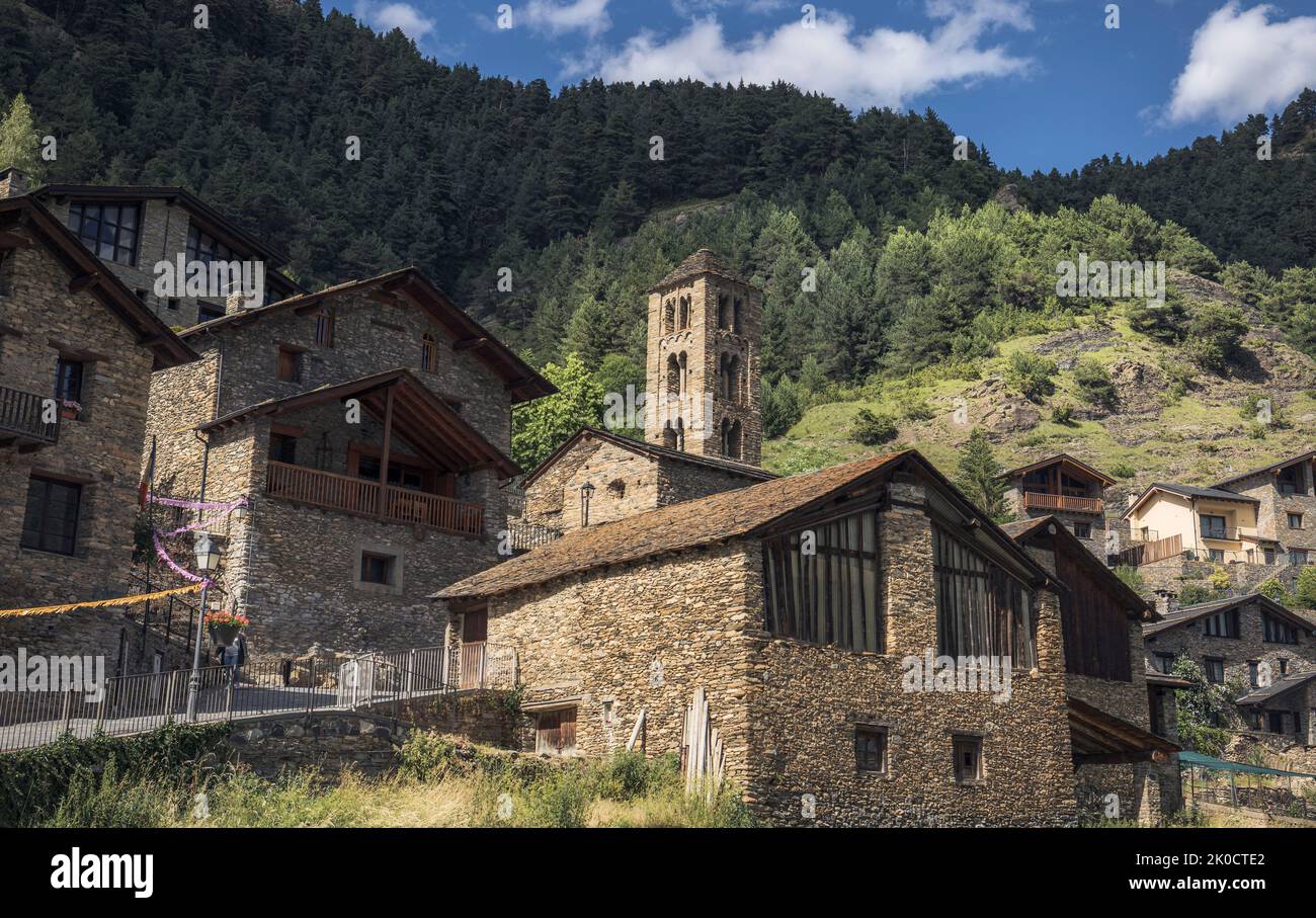 Das Dorf Pal mit romanischer Kirche in Andorra Stockfoto