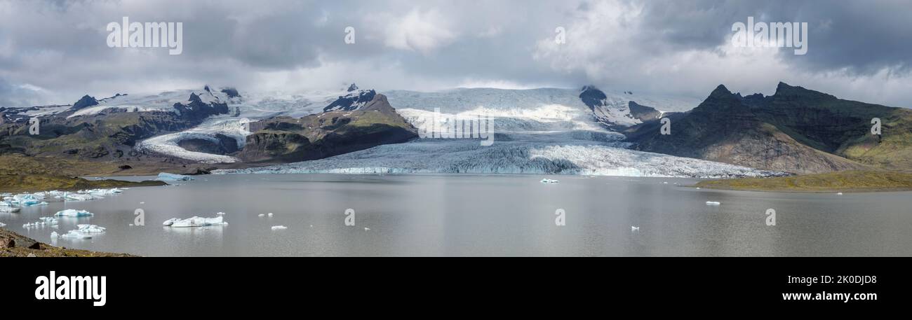 Der Gletschersee Fjallsárlón am südlichen Ende des Gletschers Vatnajökull, Island Stockfoto