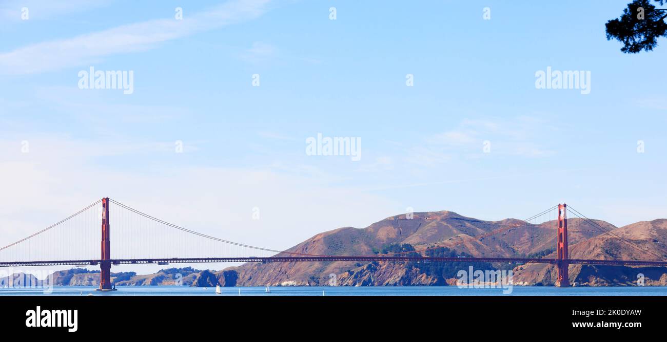 Panoramablick auf die Golden Gate Bridge, San Francisco, Kalifornien, USA. Mit Copyspace Stockfoto