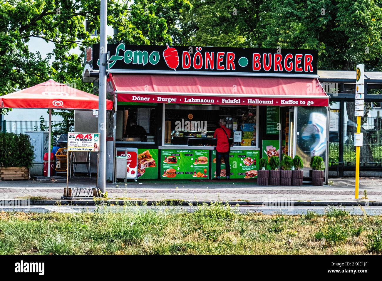 Döner Kebab Fast-Food-Stand in der Lindauer Allee, Reinickendorf, Berlin, Deutschland Stockfoto