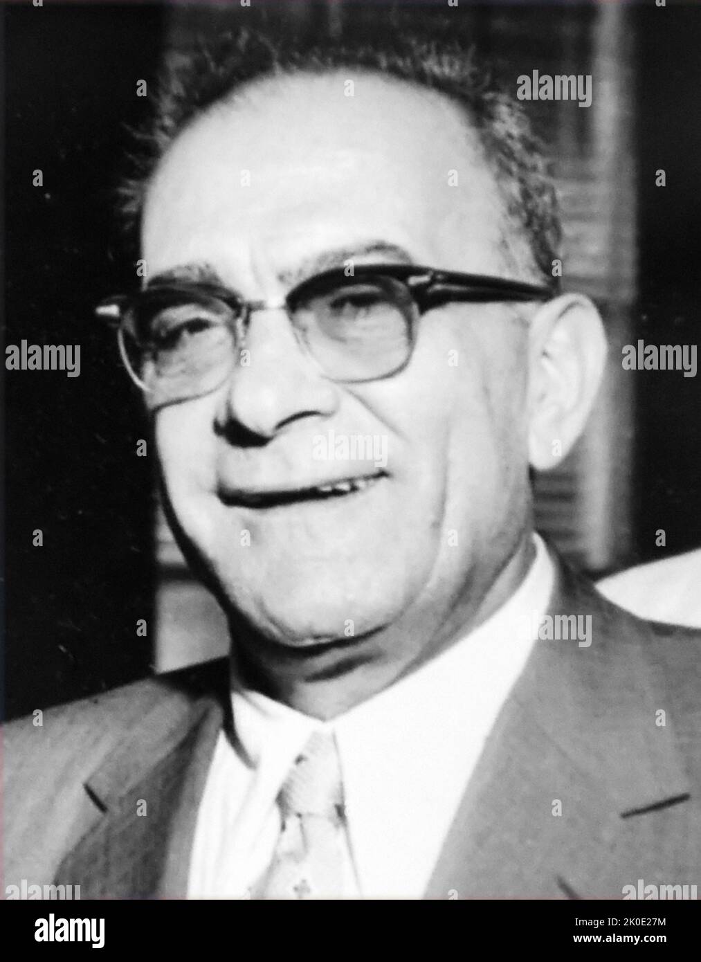 Vito Genovese (1897 - 1969) in Italien geborener amerikanischer Mobster, der hauptsächlich in den Vereinigten Staaten operierte. Genovese stieg während des Prohibitions als Vollstrecker in der amerikanischen Mafia an die Macht. Im Jahr 1957 wetteiferte Genovese um den Titel des Chefs der Bosse, indem er den Mord an Albert Anastasia anordnete. Genovese starb am 14. Februar 1969 im Gefängnis. Stockfoto