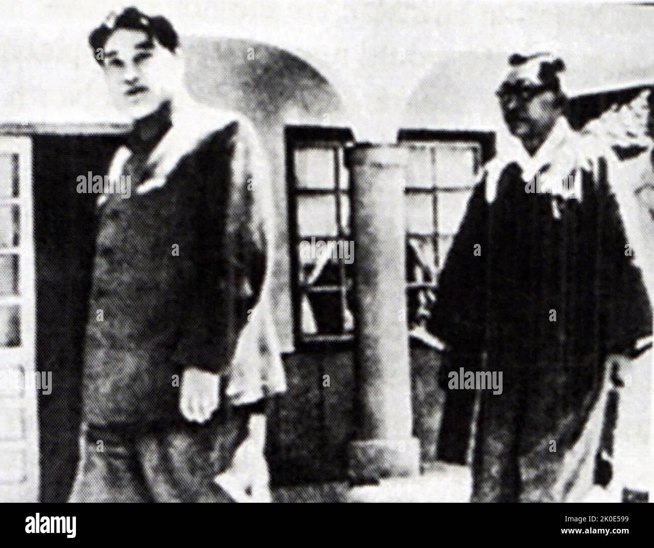 Kim Il-Sung und Kim Koo (1948). Kim Gu, war ein koreanischer Staatsmann Politiker. Er war der sechste, neunte und später der letzte Präsident der Provisorischen Regierung der Republik Korea, ein Führer der koreanischen Unabhängigkeitsbewegung gegen das Japanische Reich. Er wurde 1949 vom koreanischen Leutnant Ahn Doo-hee ermordet. Stockfoto