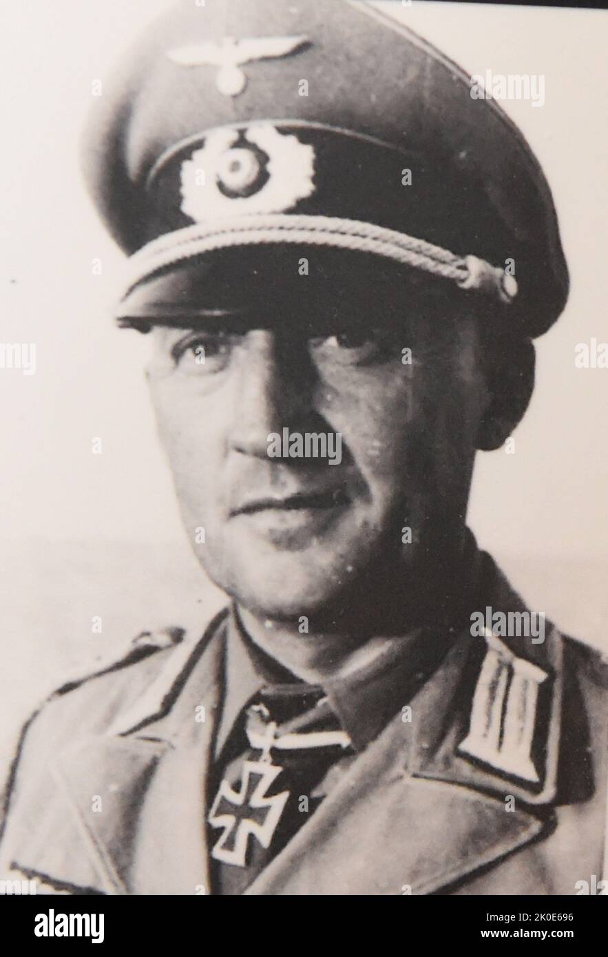 Maximilian Karl Otto von Herff (1893. - 6. September 1945) deutscher Oberbefehlshaber der SS während der NS-Zeit. Von 1942 bis 1945 war er Leiter des SS-Personalhauptamtes. Stockfoto
