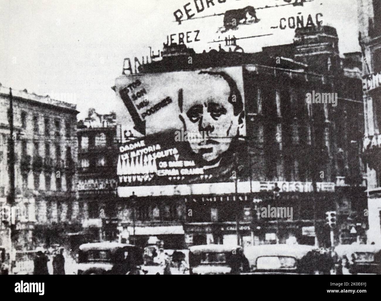 Plakat von Jose Maria Gil-Robles y Quinones de Leon (1898 - 1980), einem spanischen Politiker, Führer der CEDA und einer prominenten Persönlichkeit in der Zeit vor dem spanischen Bürgerkrieg. Von Mai bis Dezember 1935 war er Kriegsminister. Stockfoto