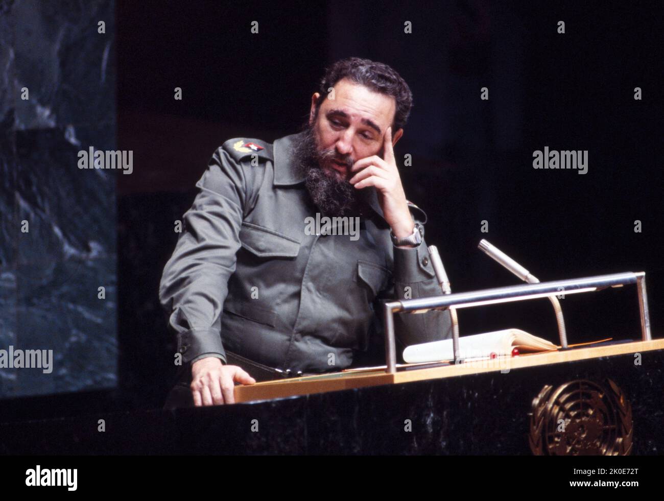 1979 sprach Fidel Castro (1926 - 2016), ein kubanischer Revolutionär und Politiker, der von 1959 bis 2008 der Führer Kubas war, von 1959 bis 1976 Premierminister Kubas und von 1976 bis 2008 Präsident. Ideologisch ein marxistisch-leninistischer und kubanischer Nationalist. Stockfoto