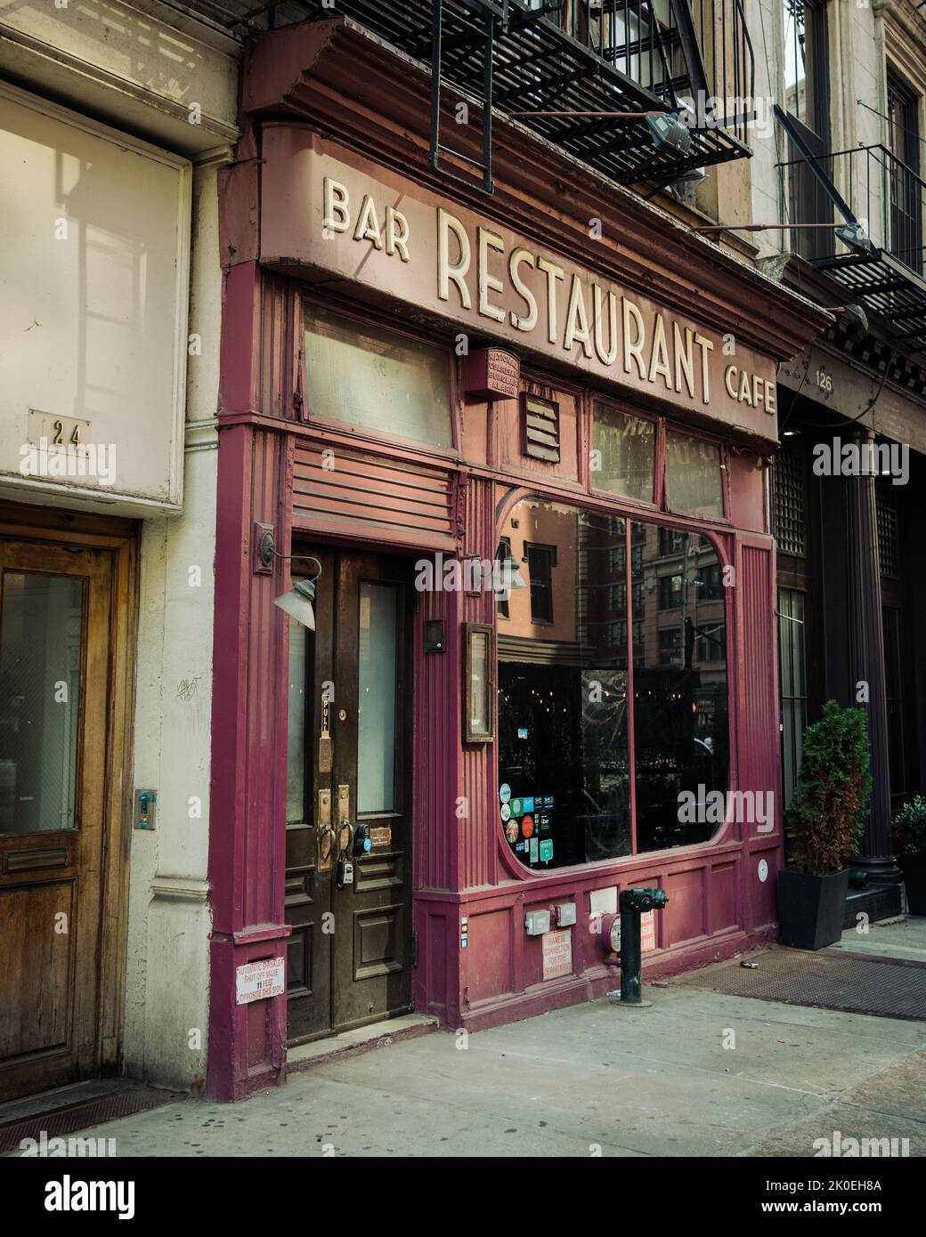 Bar, Restaurant, Cafe vintage Schild in Tribeca, Manhattan, New York Stockfoto