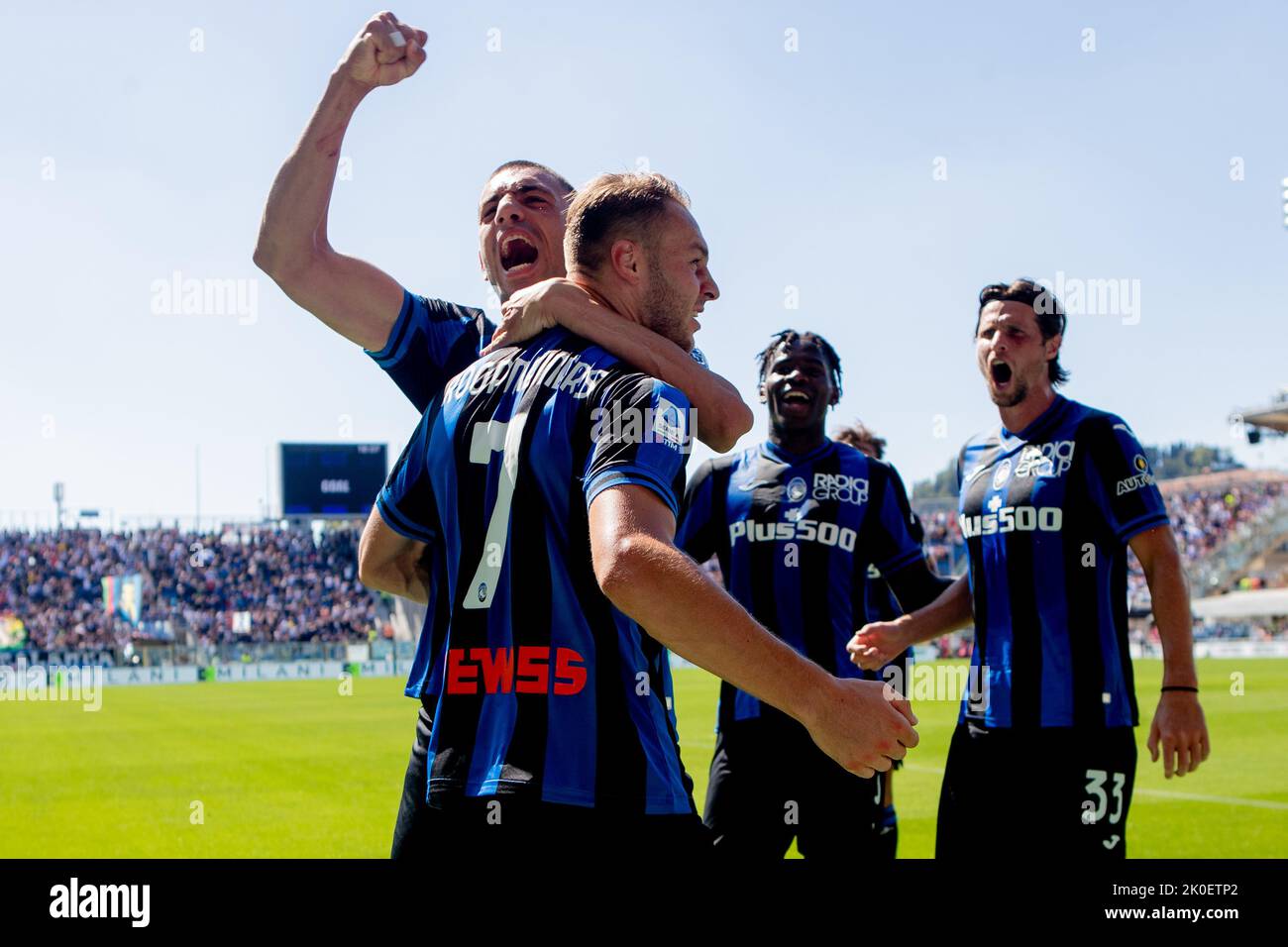 Bergamo, Italien. 11. September 2022. Teun Koopmeiners von Atalanta BC feiern ein Tor, das später von var während des Fußballspiels der Serie A zwischen Atalanta BC und US-Cremonesen im Gewiss Stadium in Bergamo annulliert wurde. Endstand; Atalanta 1:1 Cremonese. (Foto von Mairo Cinquetti/SOPA Images/Sipa USA) Quelle: SIPA USA/Alamy Live News Stockfoto