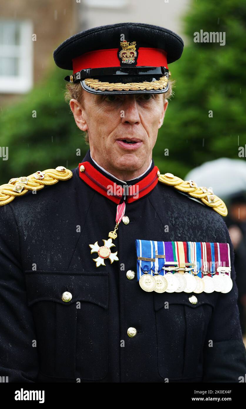 Brigadier James Senior, Kommandant der 38 (irischen) Brigade, im Hillsborough Castle, Co. Down, nach einer Zeremonie zur Bekanntmachung des Beitritts, in der König Karl III. Öffentlich zum neuen Monarchen erklärt wurde. Bilddatum: Sonntag, 11. September 2022. Stockfoto