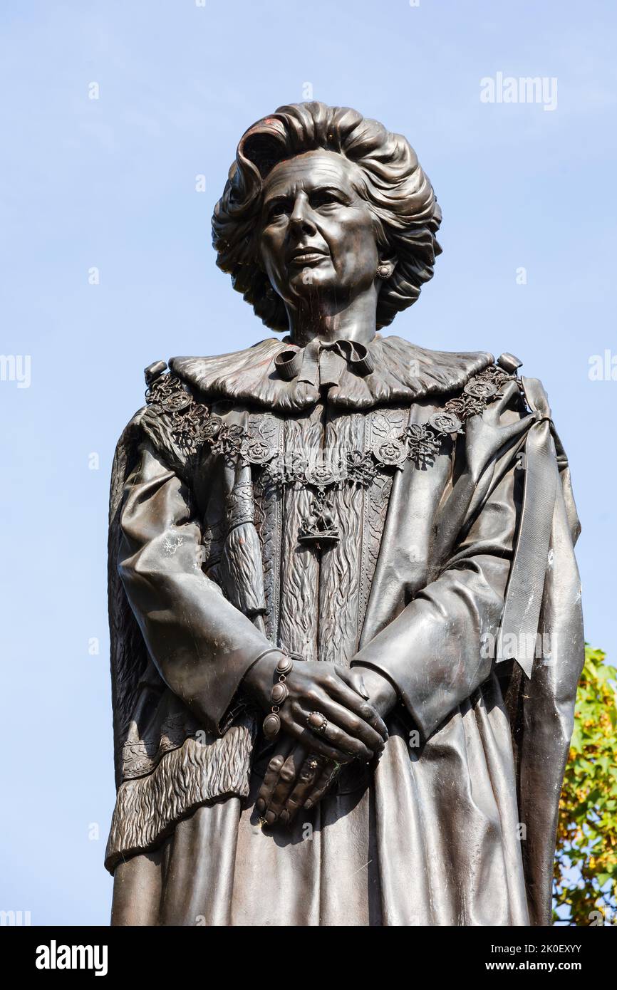 Statue der Baroness Margaret Thatcher MP. Erste Premierministerin des Vereinigten Königreichs. Grantham, Lincolnshire, England. 11.. September 2022 Stockfoto