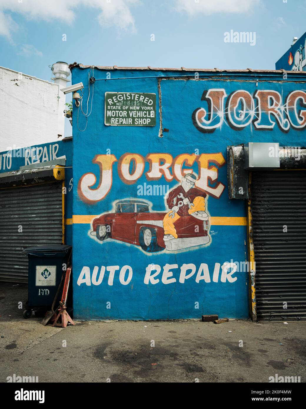 Jorge Auto Repair handbemaltes Vintage-Schild, Brooklyn, New York Stockfoto
