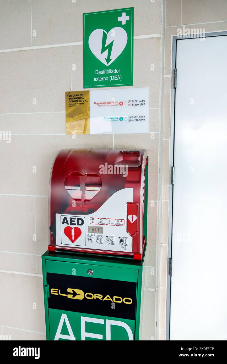 Bogota Kolumbien, El Dorado Internationaler Flughafen Aeropuerto Internacional El Dorado Terminal Eingang Torbereich innen, AED automatisiert extern Stockfoto