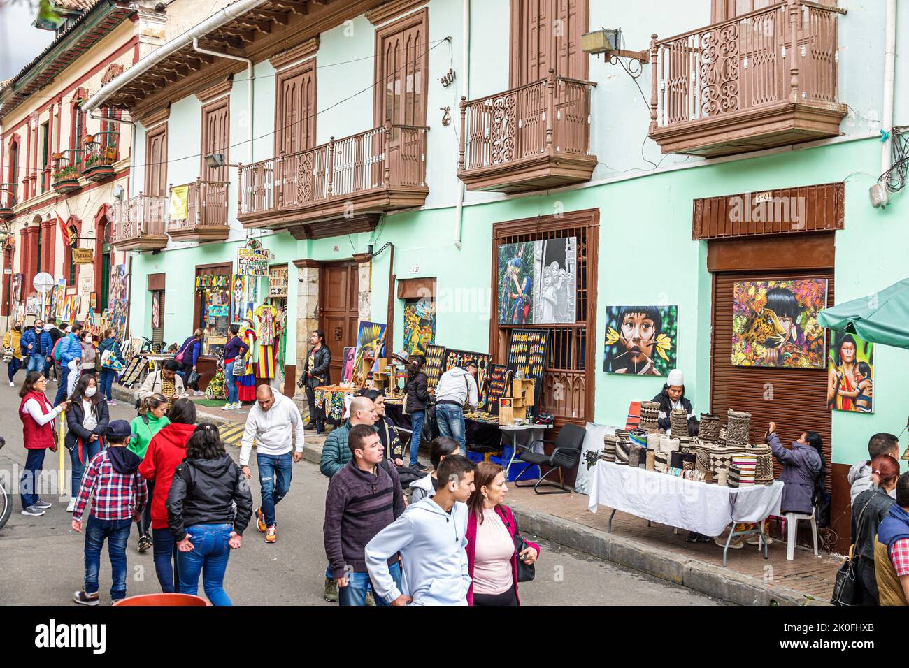 Bogota Kolumbien,La Candelaria Centro Historico zentrales historisches Stadtzentrum Calle 11,Geschäfte Geschäfte Geschäfte Geschäfte Markt mar Stockfoto