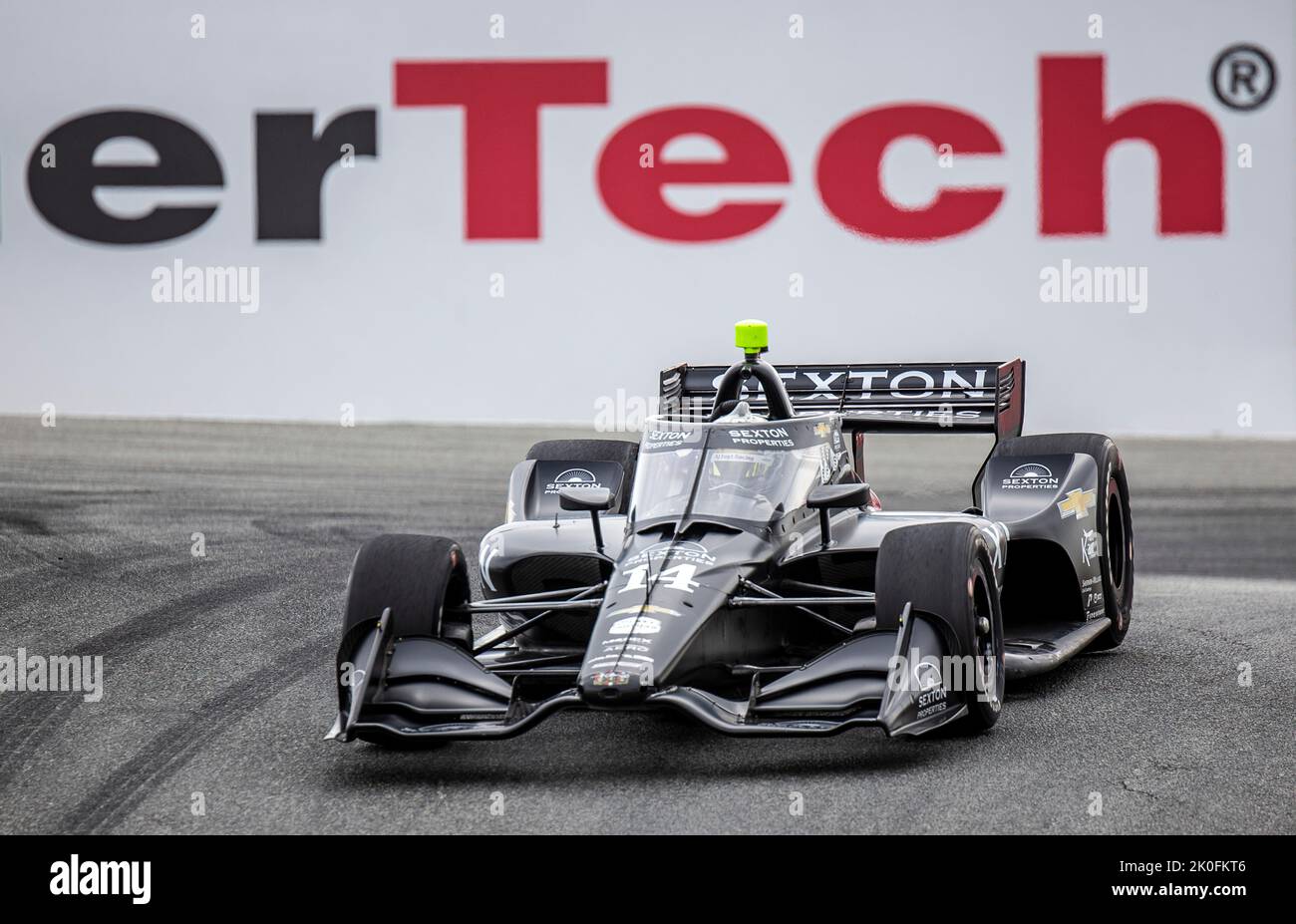 Monterey, CA, USA. 10. September 2022. A. A. J. Foyt Enterprises-Fahrer Kyle Kirkwood beim Firestone Grand Prix von Monterey beim Training # 2 auf dem WeatherTech Raceway Laguna Seca Monterey, CA Thurman James/CSM/Alamy Live News in den Korkenzieher Stockfoto