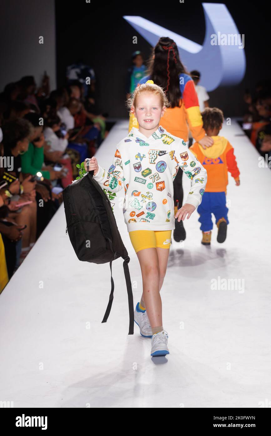 8. September 2022 - New York City - Kindermodel geht mit Nike auf die Piste für Rookie USA - die City of Dreams Modenschau, während der New York Fashion Week Spring Summer 2023. (Bild: © Shawn Punch/AdMedia über ZUMA Press Wire) Stockfoto