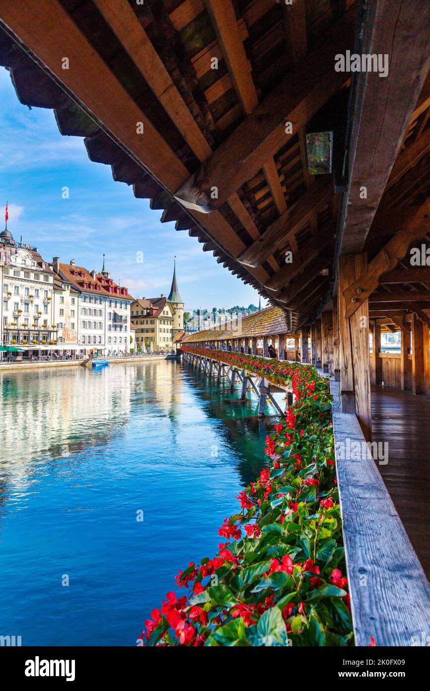 14.. Jahrhundert älteste Holzbrücke Europas - Kapellbrücke, Luzern, Schweiz Stockfoto