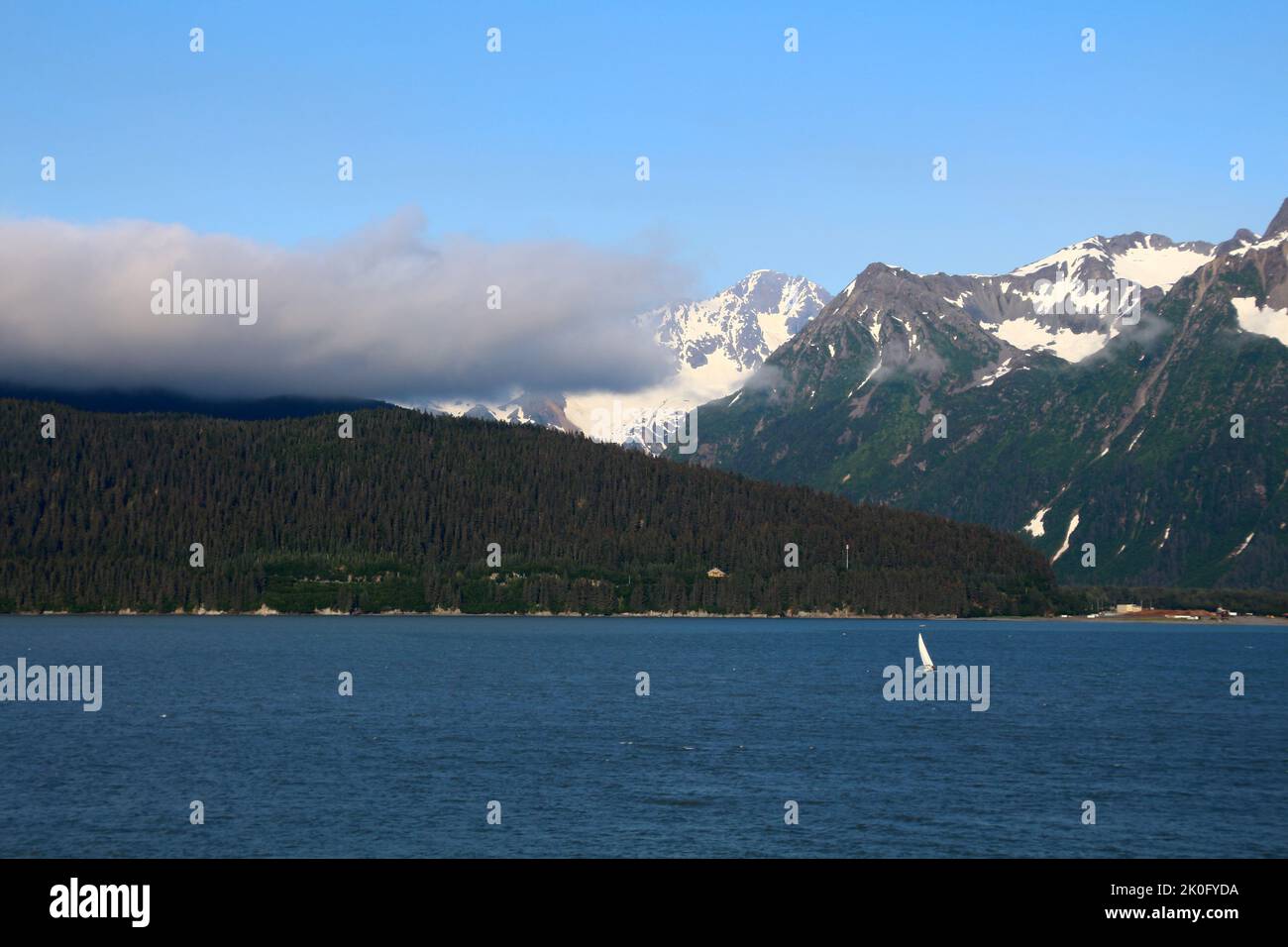 Bergkette in der Resurrection Bay Stockfoto