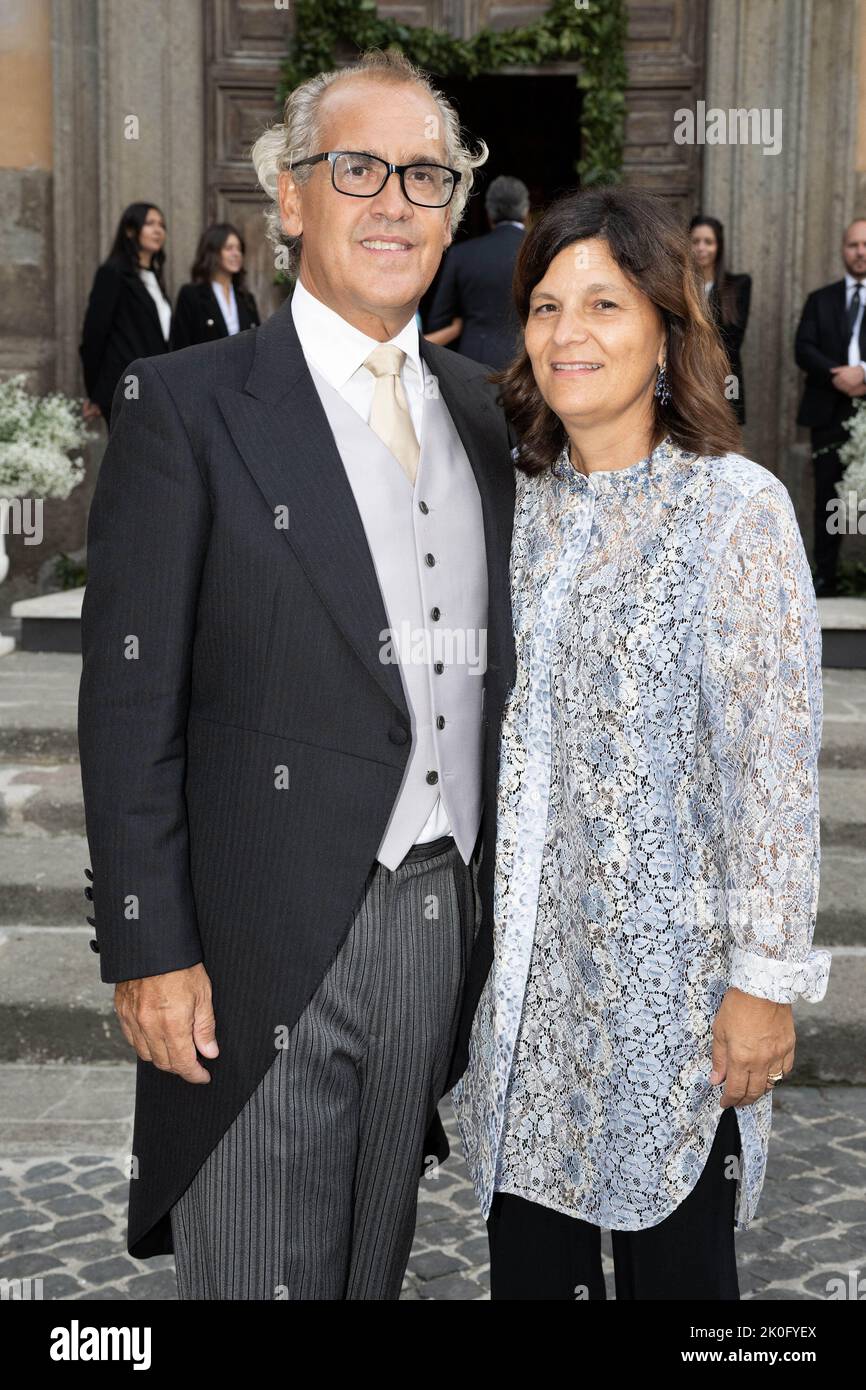 Prinz Francesco Ruspoli und Prinzessin Angelica Ruspoli nehmen an der Hochzeit von Prinzessin Giacinta Ruspoli und Alessia Rossi in der Stiftskirche Santa Maria in Vignanello am 10. September 2022 in Italien Teil.Foto von David Niviere/ABACAPRESS.COM Stockfoto