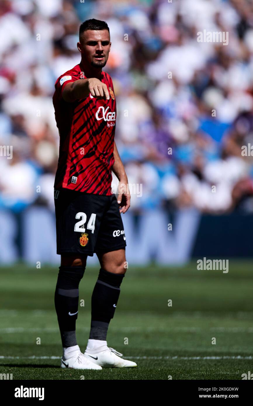 MADRID, SPANIEN - 11. SEPTEMBER: Martin Valjent von RCD Mallorca reagiert während des La Liga Santander-Spiels zwischen Real Madrid CF und RCD Mallorca am 11. September 2022 in Santiago Bernabeu in Madrid, Spanien. Quelle: Ricardo Larreina/AFLO/Alamy Live News Stockfoto