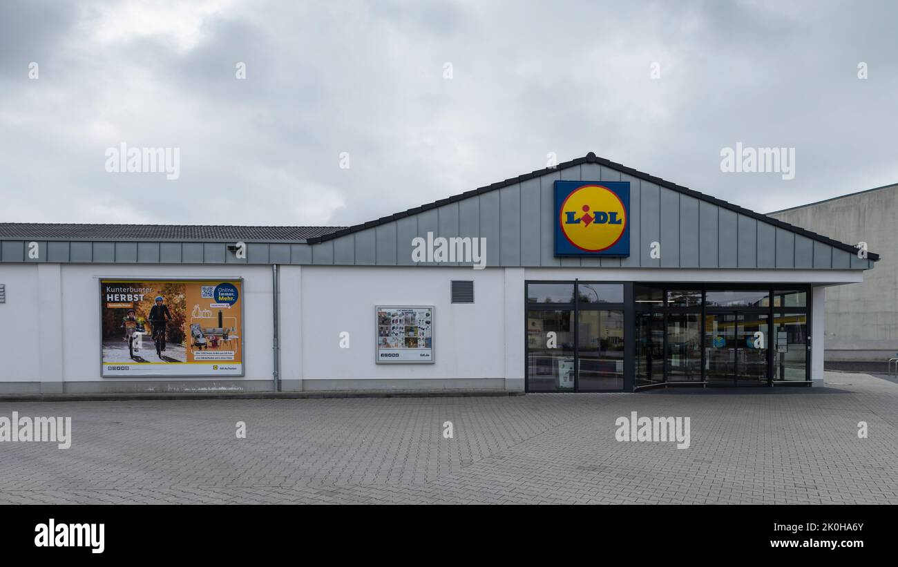 Deutschland , Forst , 11.09.2022 , Vorderansicht eines Lidl-Ladens Stockfoto
