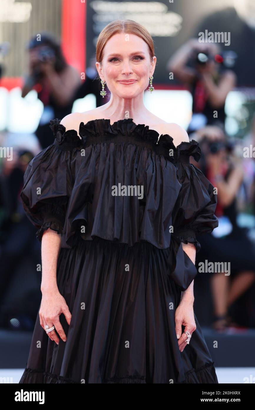 VENEDIG, ITALIEN - SEPTEMBER 10: Jury-Präsidentin Julianne Moore nimmt an der Abschlusszeremonie des roten Teppichs beim Venedig International Film Festival am 79. Teil Stockfoto