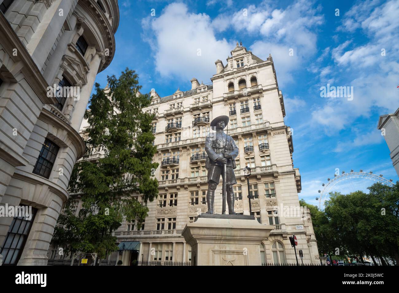 Das Denkmal für die Brigade von Gurkhas auf der Horse Guards Avenue, Whitehall, London Stockfoto