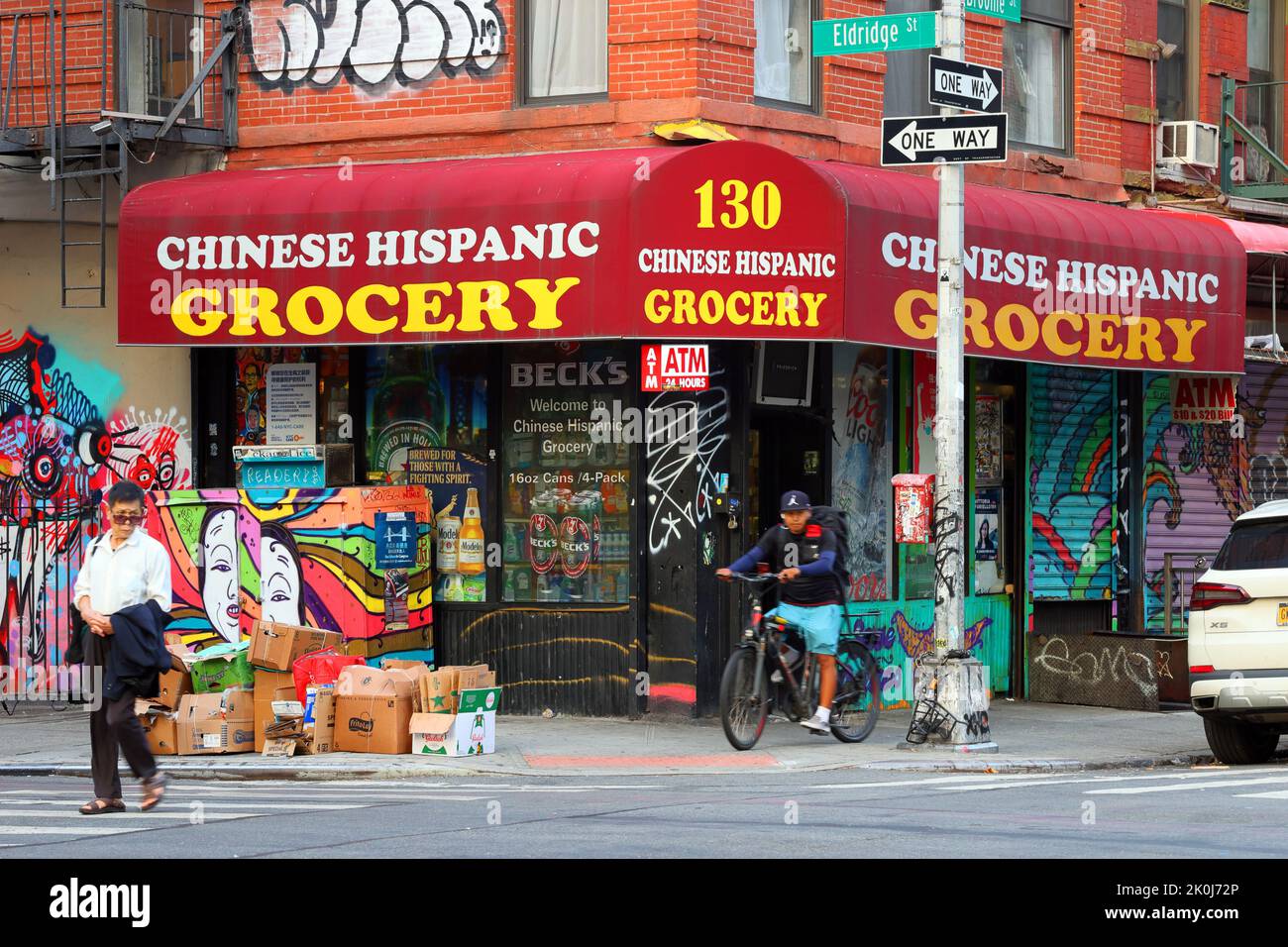 Chinesisches hispanischen Lebensmittelgeschäft, 130 Eldridge St, New York, NYC Foto einer Bodega in Manhattans Lower East Side/Chinatown Stockfoto