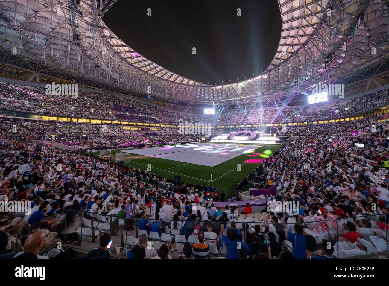 Lusail Stadium , eines der acht Stadien der FIFA Fußball-Weltmeisterschaft Katar 2022 mit einer Kapazität von 80.000 Zuschauern- Lusail Super Cup zwischen dem saudischen Meister Al Hilal und dem ägyptischen Meister Zamalek testet das Stadion, in dem das WM-Finale ausgetragen wird Stockfoto