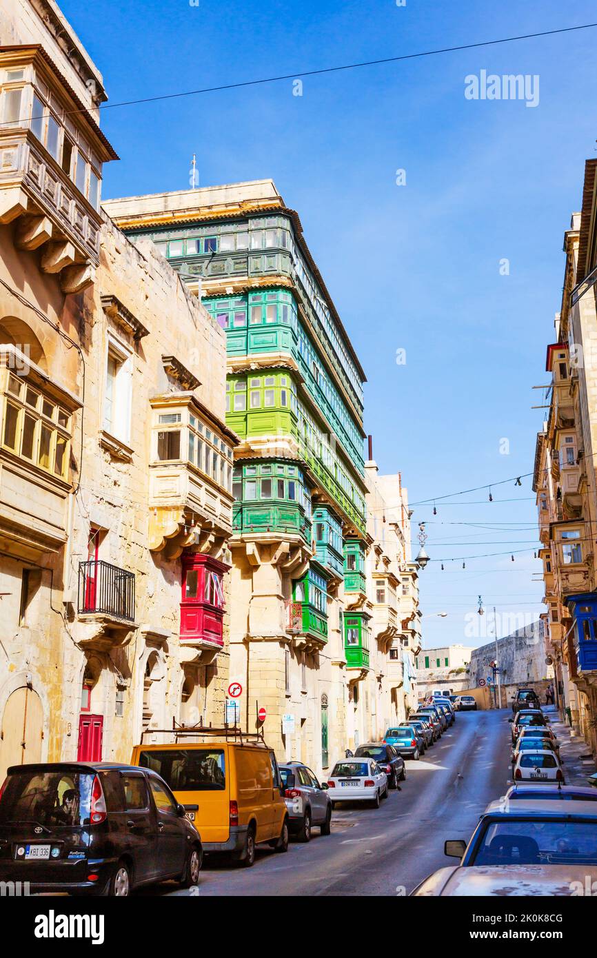 Traditionelle maltesische Häuser mit Balkon, Valletta, Malta Stockfoto