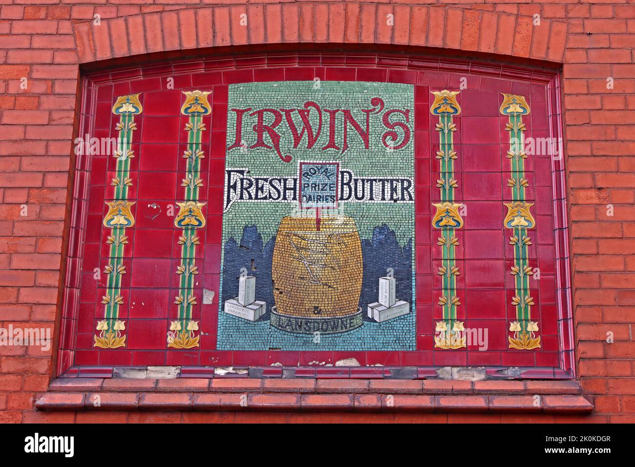 Historische Schilder, Irwins, Fresh Butter, Lansdowne, Allerton Road, Liverpool, Merseyside, England, Großbritannien, L18 1LN Stockfoto
