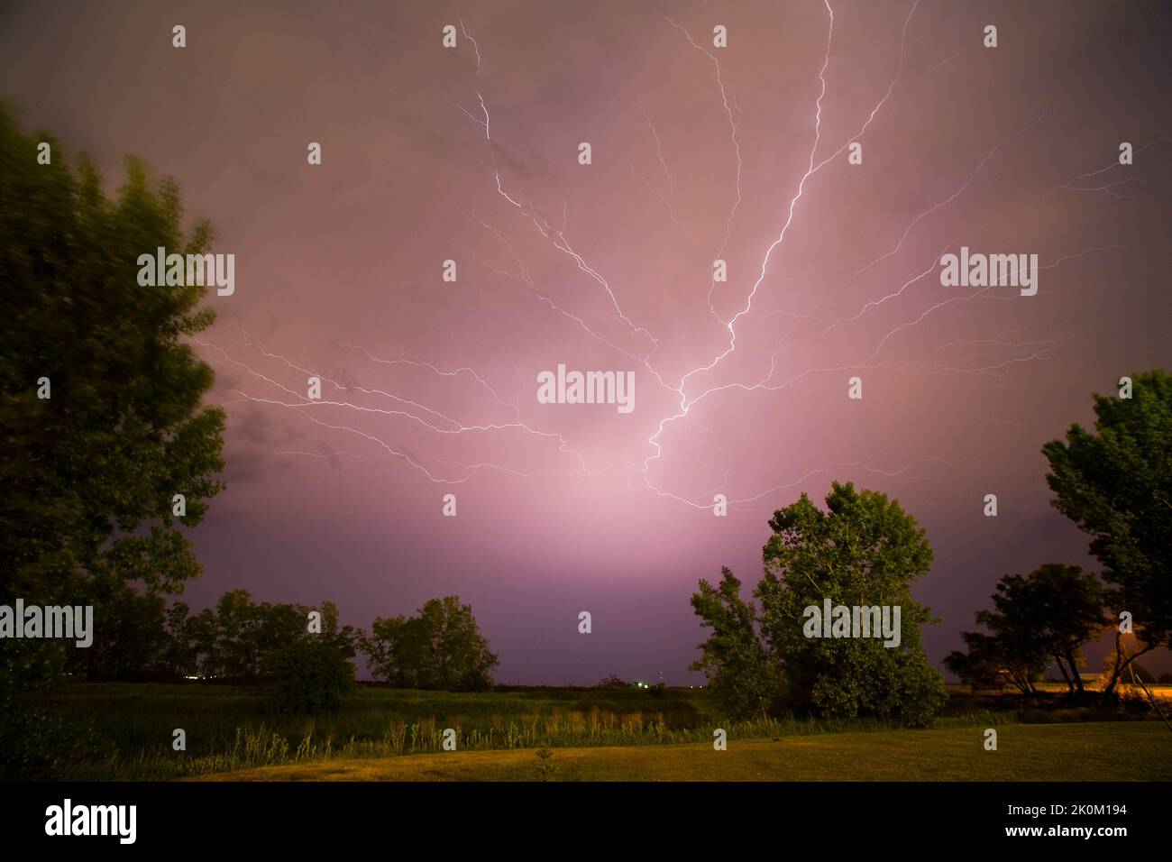 „Spider Lightning“ beleuchtet den Himmel in Nebraska Stockfoto