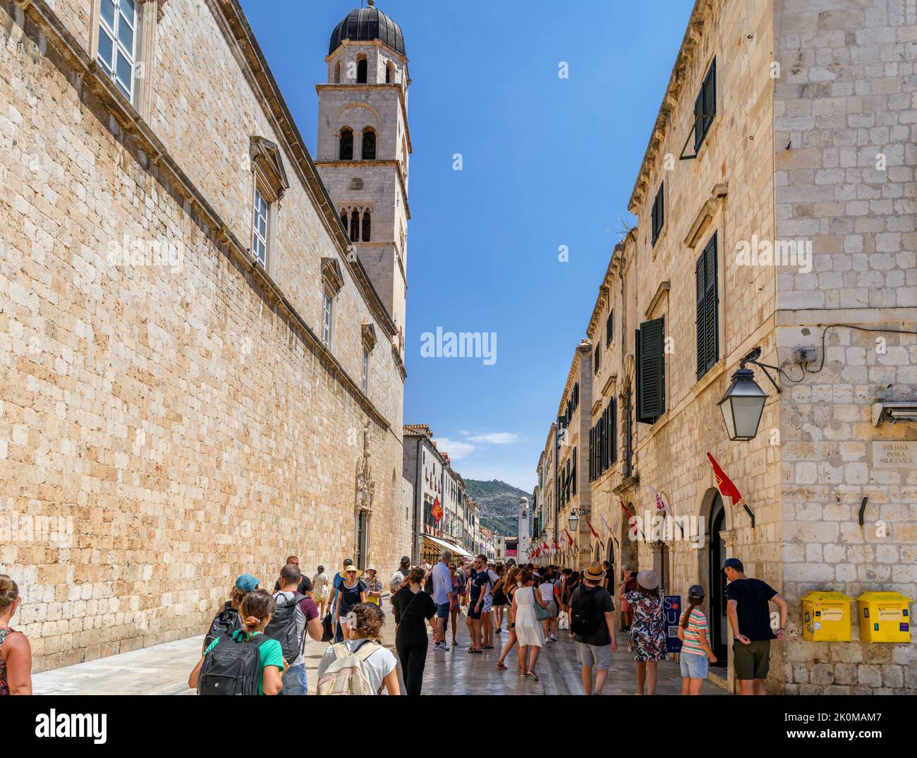 Stradun, die Hauptstraße in der Altstadt, Dubrovnik, Croata Stockfoto
